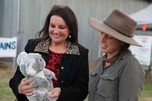 22270107884_e030599246_Senator-Lambie