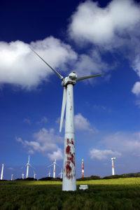 3764876216_37872849ef_broken-wind-farm