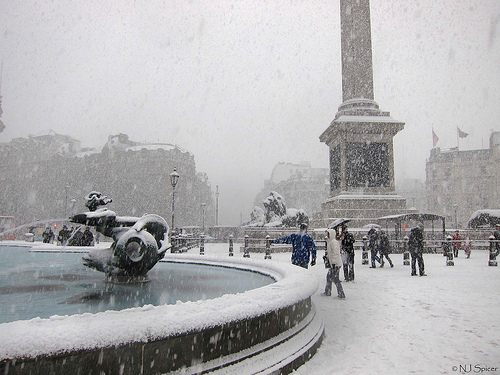 Thames snow photo