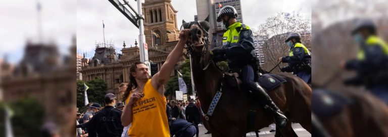 Fake News: Man did NOT punch horse at anti-lockdown protest in Sydney