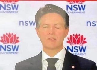 Yes: Victor Dominello has Bell’s Palsy and had been vaccinated