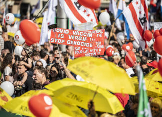 150,000 Dutch protest in Amsterdam