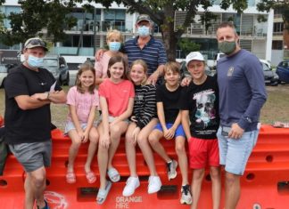 Father’s Day Shame: Aussies forced to hug Dad over border barrier