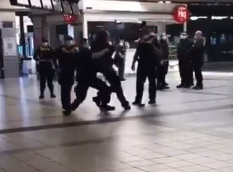 VIDEO: ATTEMPTED MURDER by Victoria Police at Flinders Street Station