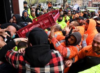 Australian construction workers riot
