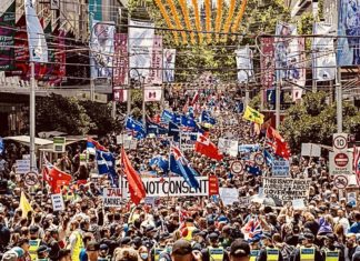 HALF A MILLION AUSSIES MARCH AGAINST VACCINE MANDATE