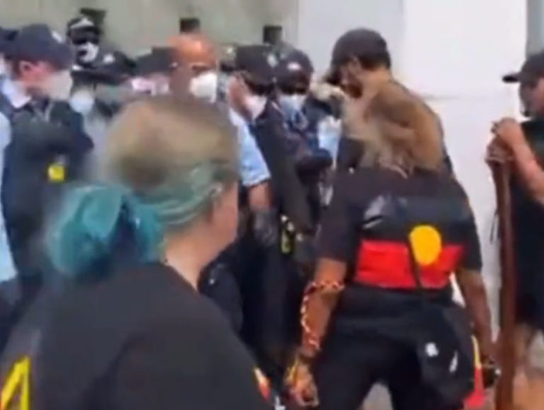 Aboriginal activists attempt to STORM PARLIAMENT HOUSE