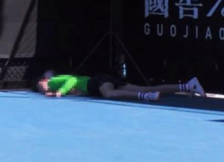 Ball Girl COLLAPSES at Australian Open