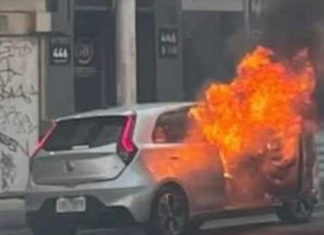 Melbourne Man SETS HIMSELF ON FIRE Over Vaccine Mandate