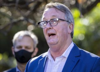 Mandatory third dose planned for more workers in Victoria