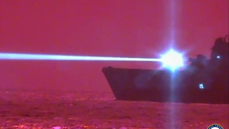 Chinese Warship uses LASER on Australian Aircraft