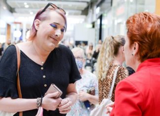 Tranny Chucks Tantrum At Pauline Hanson