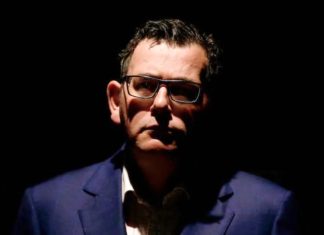 Daniel Andrews SLAMMED for not lifting Vaccine Mandate for workers