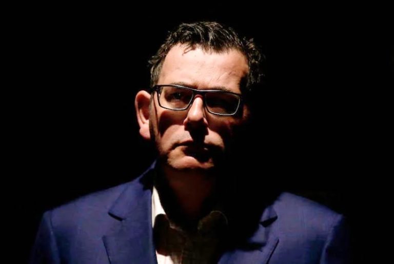 Daniel Andrews SLAMMED for not lifting Vaccine Mandate for workers