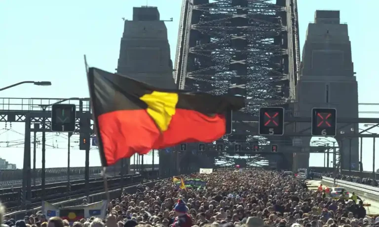 Sydney Harbour Bridge to get one $25 million dollar aboriginal flag