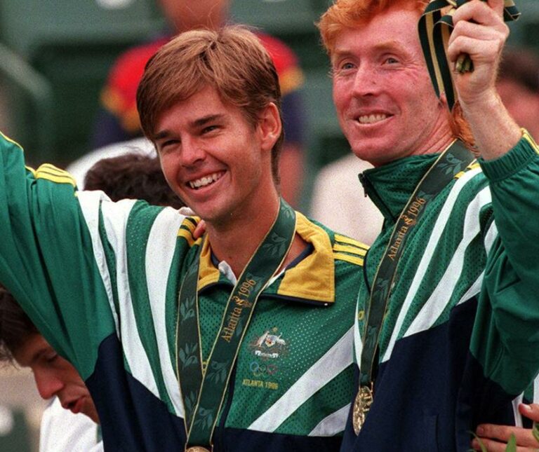 Todd Woodbridge has Covid Vaccine Heart Attack: Lectures everybody on health