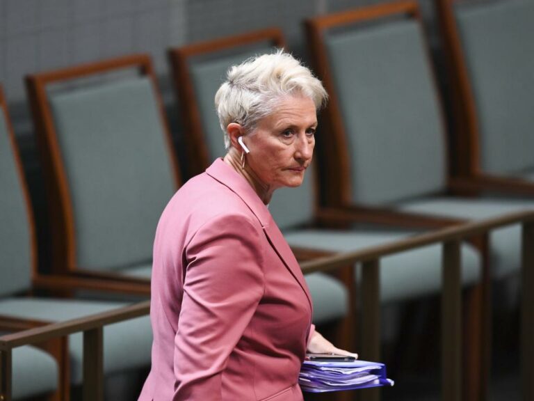 Kerryn Phelps Injured By Vax: Claims Doctors Censored